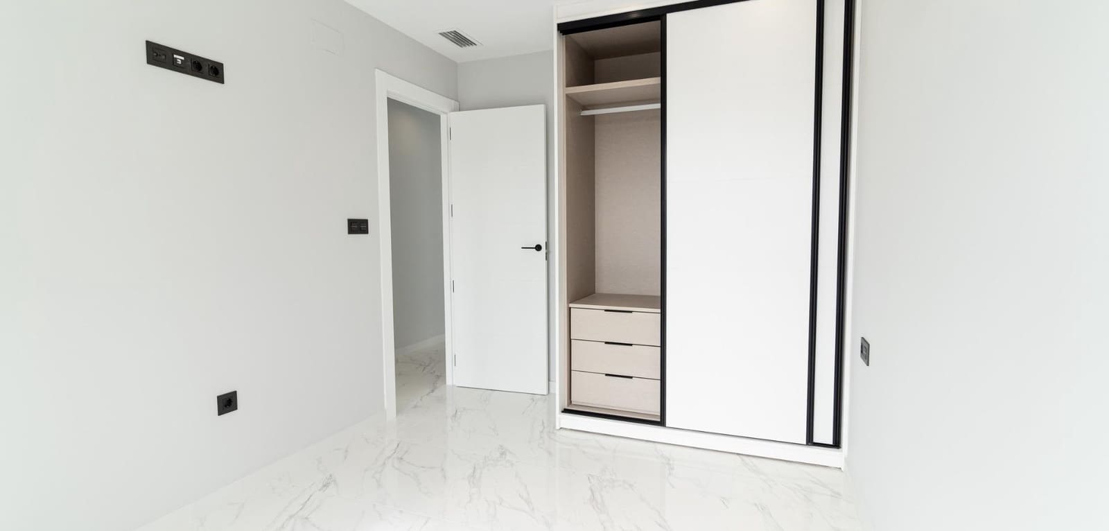 4 bedroom Villa for sale in Orihuela Costa with pool - € 699,900 (Ref: 9016100)