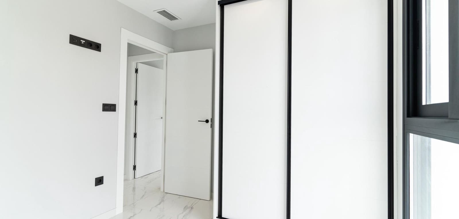 4 bedroom Villa for sale in Orihuela Costa with pool - € 699,900 (Ref: 9016100)