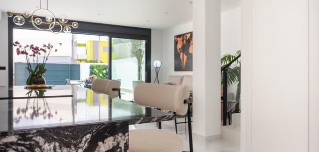 3 slaapkamer Villa te koop in San Pedro del Pinatar ciudad, San Pedro del Pinatar met zwembad - € 465.000 (Ref: 9016102)