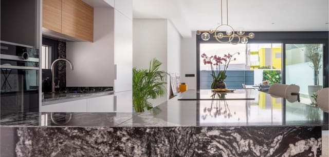 3 slaapkamer Villa te koop in San Pedro del Pinatar ciudad, San Pedro del Pinatar met zwembad - € 465.000 (Ref: 9016102)