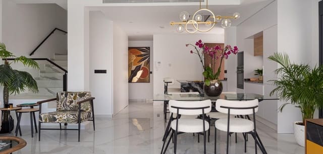 3 slaapkamer Villa te koop in San Pedro del Pinatar ciudad, San Pedro del Pinatar met zwembad - € 465.000 (Ref: 9016102)