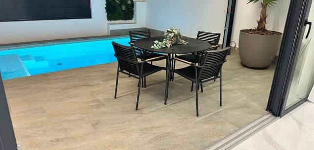 3 slaapkamer Villa te koop in San Pedro del Pinatar ciudad, San Pedro del Pinatar met zwembad - € 465.000 (Ref: 9016102)