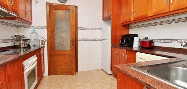 3 soverom Hus til salgs i Villamartin, Orihuela med svømmebasseng - € 164 900 (Ref: 9016111)