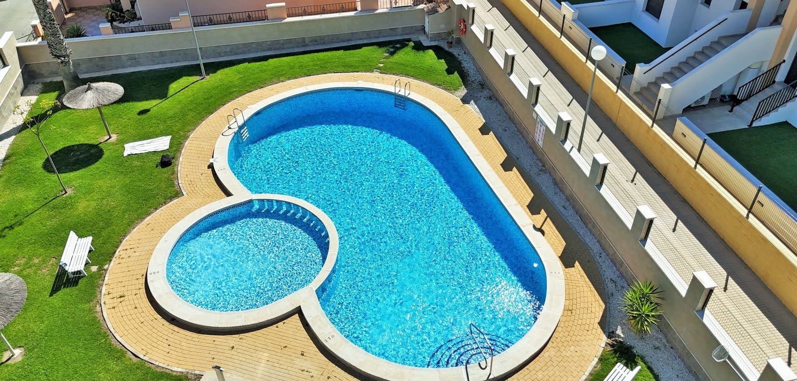 3 soverom Hus til salgs i Villamartin med svømmebasseng - € 164 900 (Ref: 9016111)