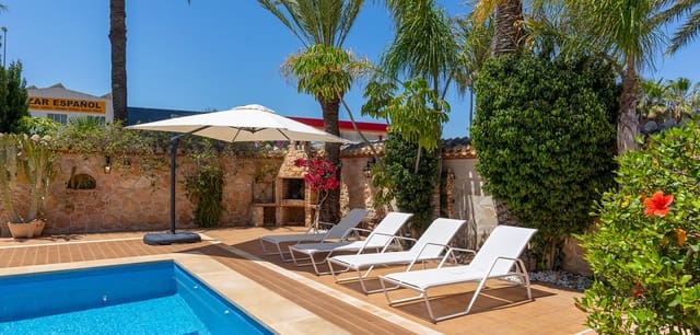 4 bedroom Villa for sale in Punta Prima, Orihuela - € 749,900 (Ref: 9016132)
