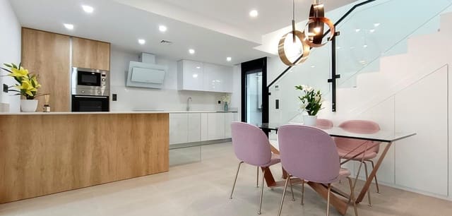 3 soveværelse Villa til salg i Benijófar med swimmingpool - € 449.000 (Ref: 9021405)