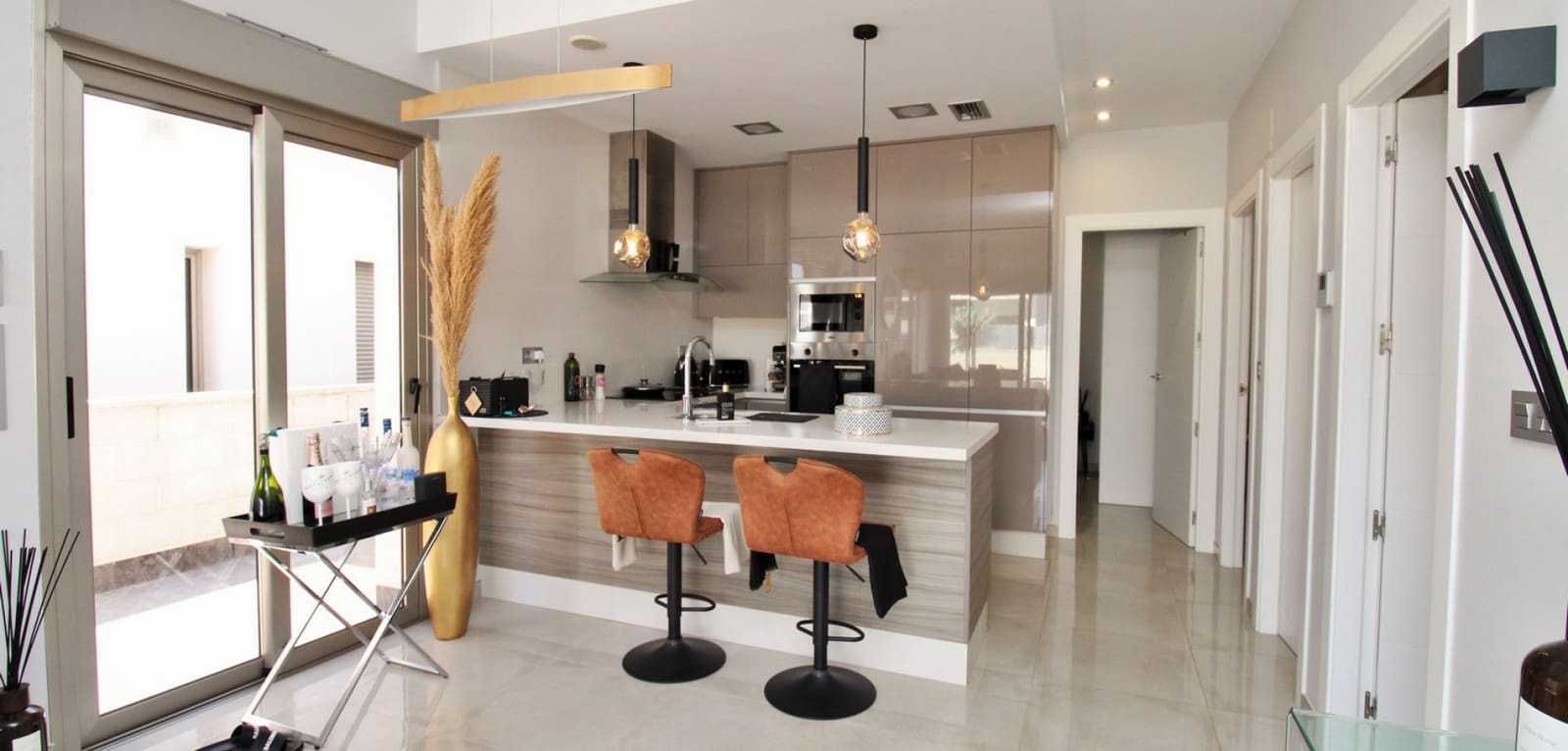 3 bedroom Villa for sale in Villamartin with pool - € 369,950 (Ref: 9021417)