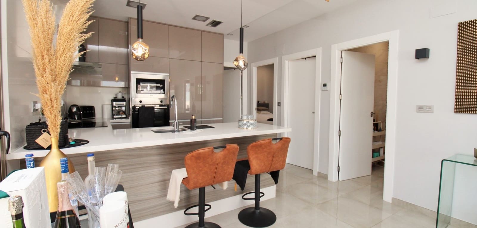 3 bedroom Villa for sale in Villamartin with pool - € 369,950 (Ref: 9021417)