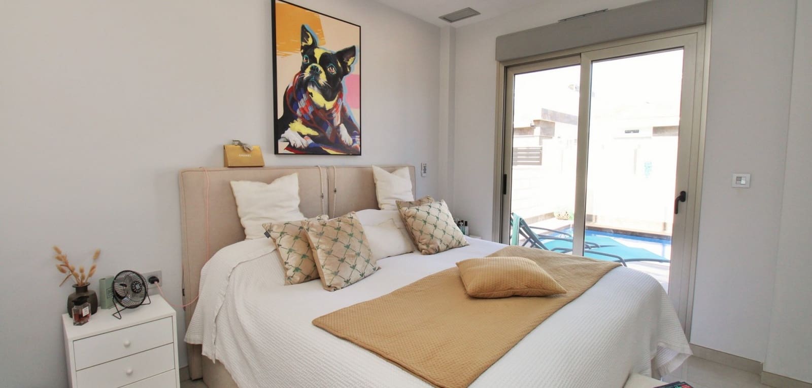 3 bedroom Villa for sale in Villamartin with pool - € 369,950 (Ref: 9021417)