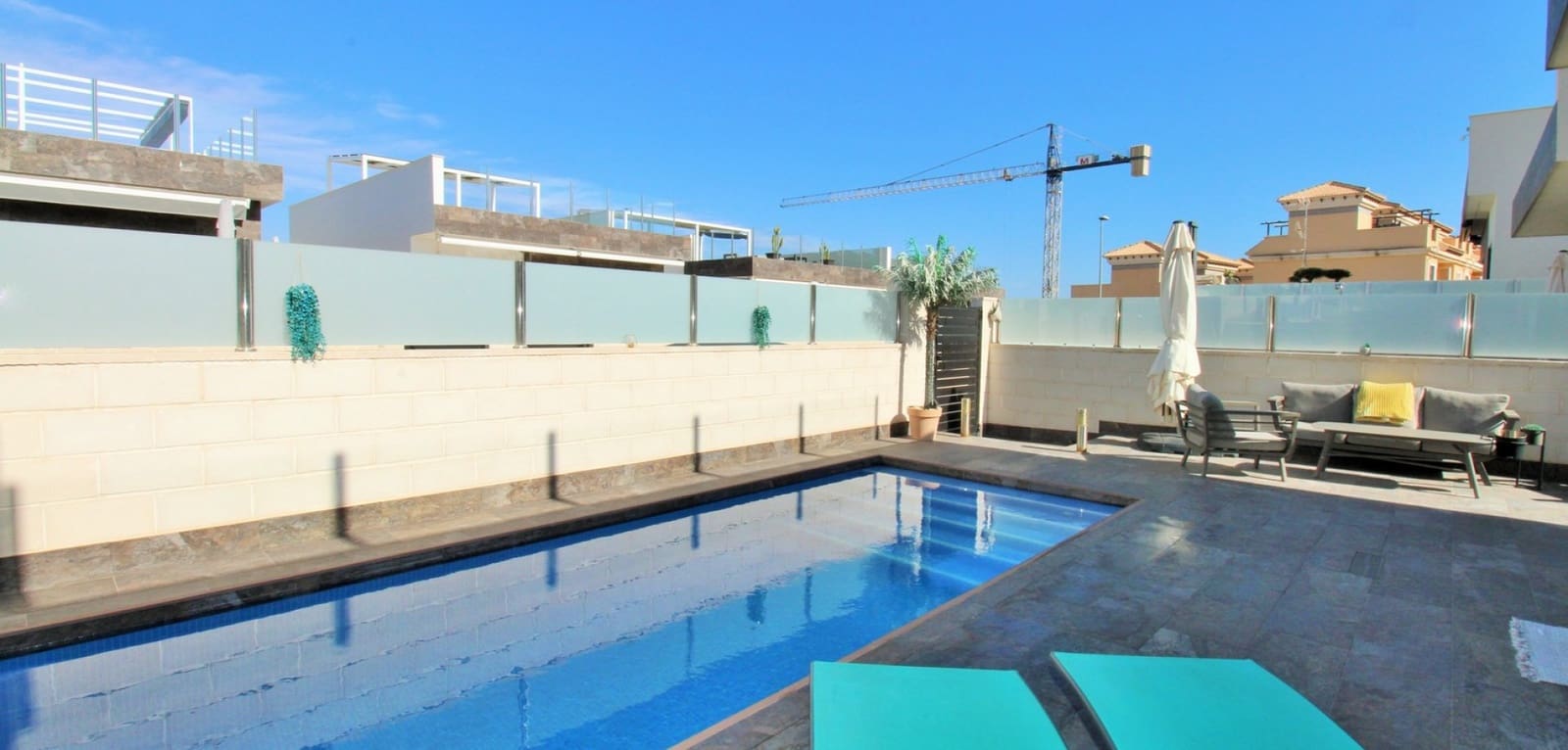 3 bedroom Villa for sale in Villamartin with pool - € 369,950 (Ref: 9021417)