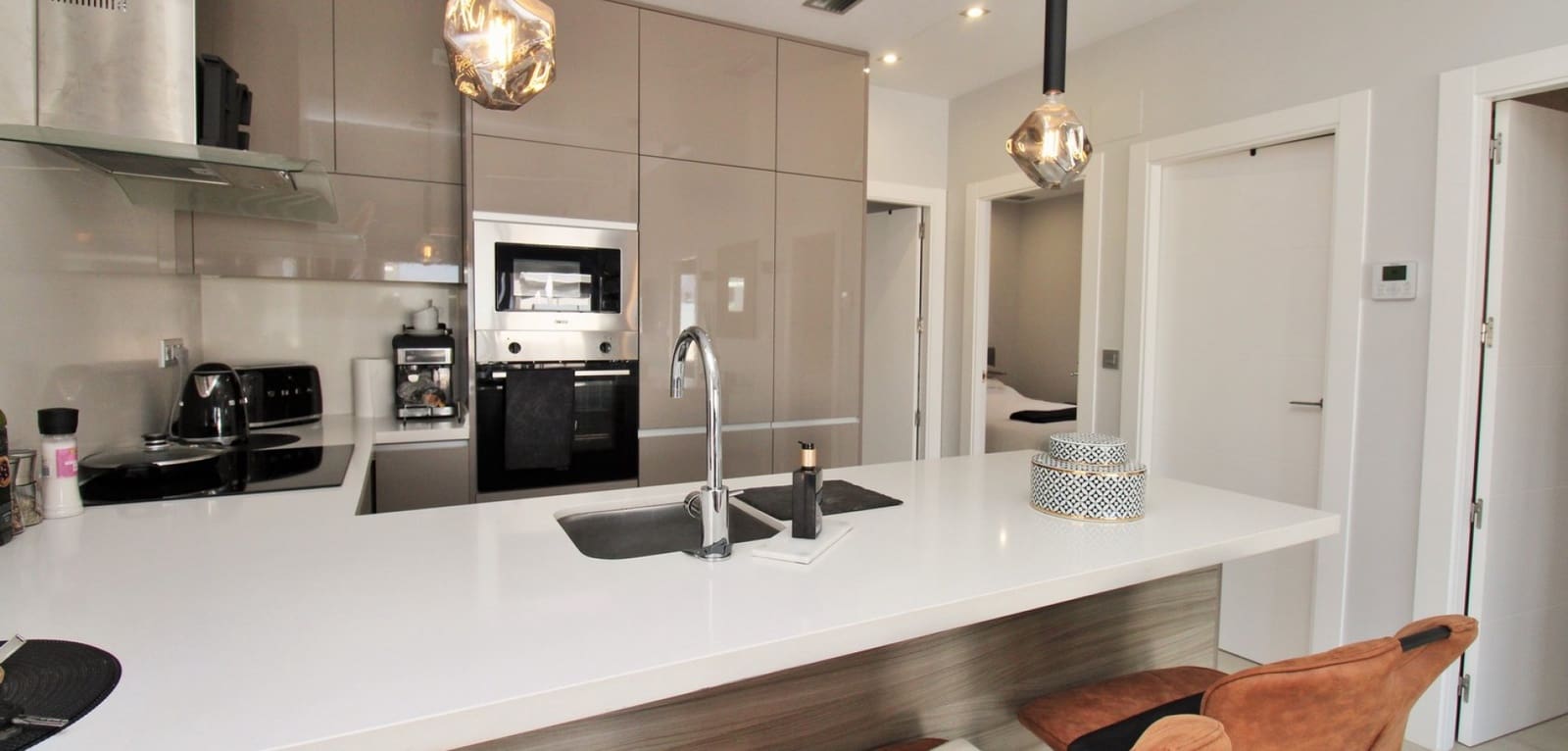 3 bedroom Villa for sale in Villamartin with pool - € 369,950 (Ref: 9021417)