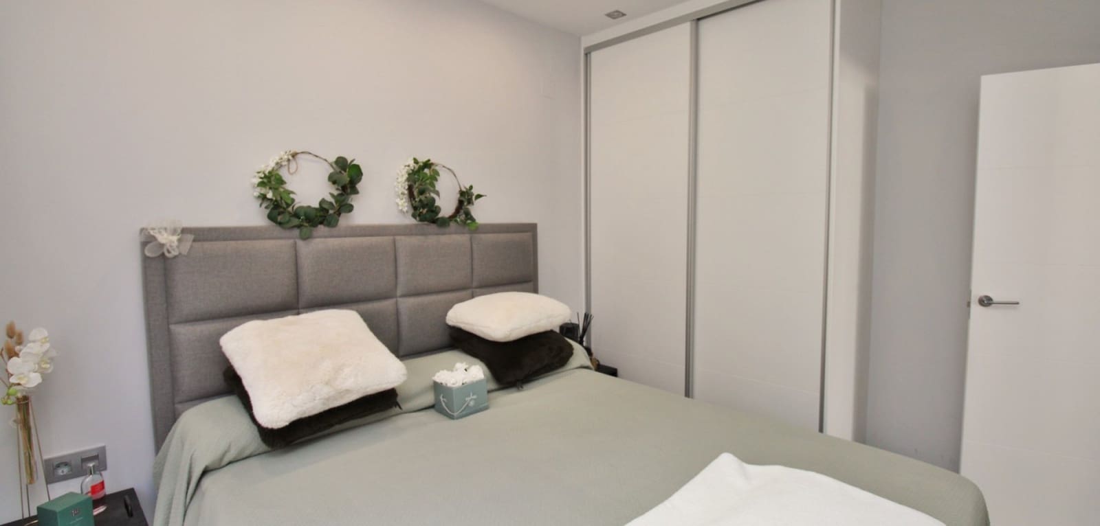 3 bedroom Villa for sale in Villamartin with pool - € 369,950 (Ref: 9021417)