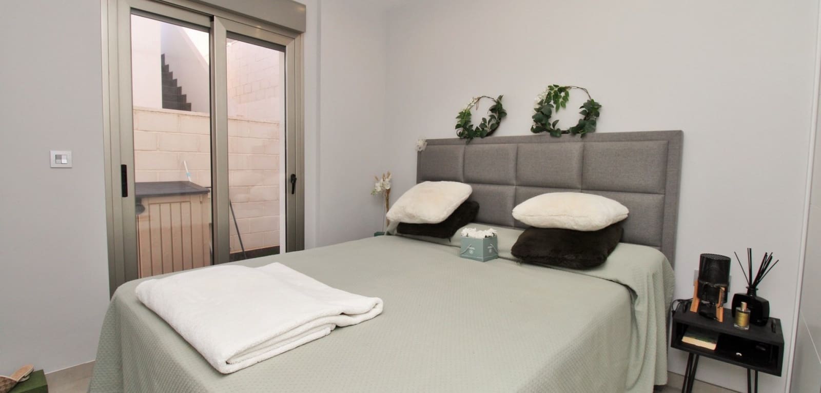 3 bedroom Villa for sale in Villamartin with pool - € 369,950 (Ref: 9021417)