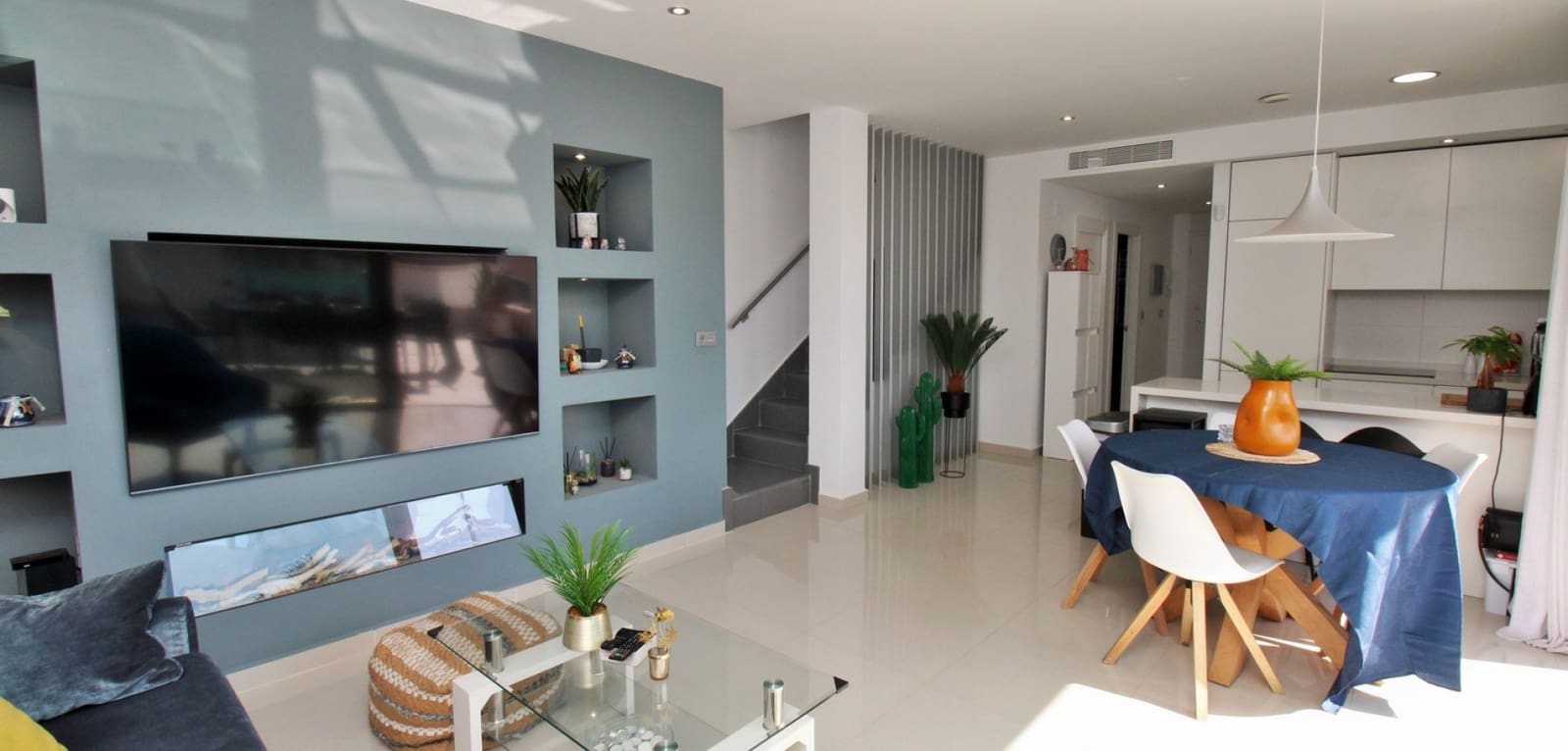 3 bedroom Villa for sale in Villamartin with pool - € 405,000 (Ref: 9021419)