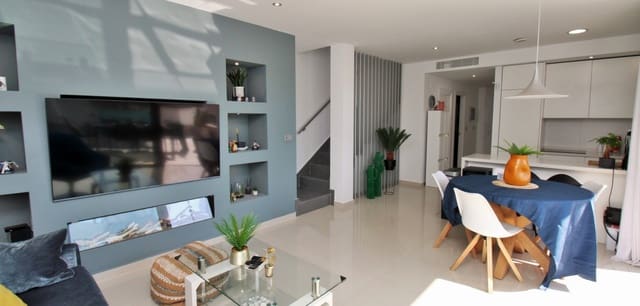 3 slaapkamer Villa te koop in Villamartin, Orihuela met zwembad - € 405.000 (Ref: 9021419)