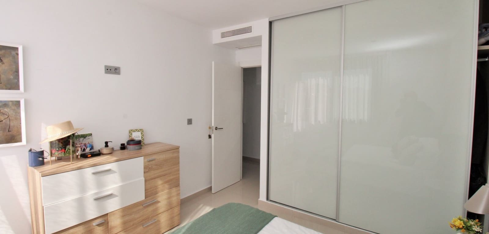 3 bedroom Villa for sale in Villamartin with pool - € 405,000 (Ref: 9021419)