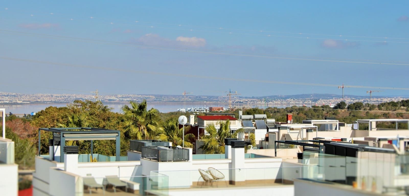 3 bedroom Villa for sale in Villamartin with pool - € 405,000 (Ref: 9021419)