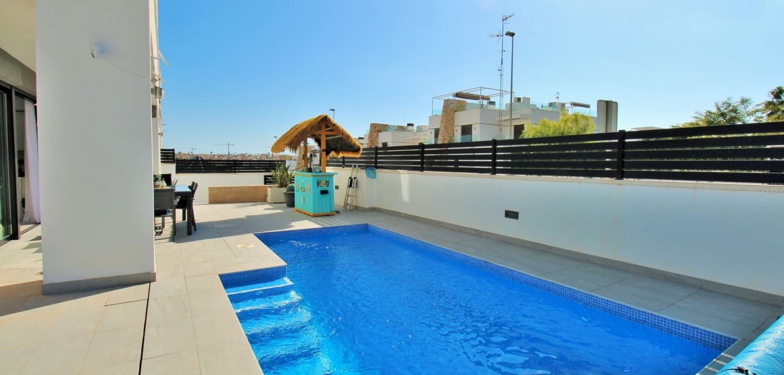 3 bedroom Villa for sale in Villamartin with pool - € 405,000 (Ref: 9021419)