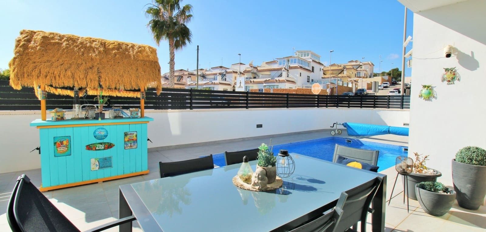 3 bedroom Villa for sale in Villamartin with pool - € 405,000 (Ref: 9021419)