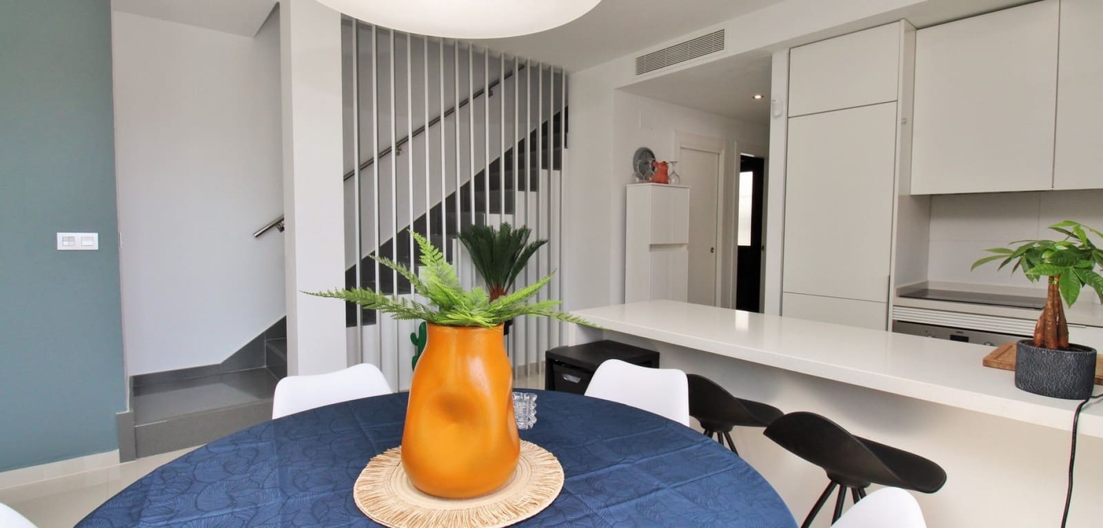 3 bedroom Villa for sale in Villamartin with pool - € 405,000 (Ref: 9021419)