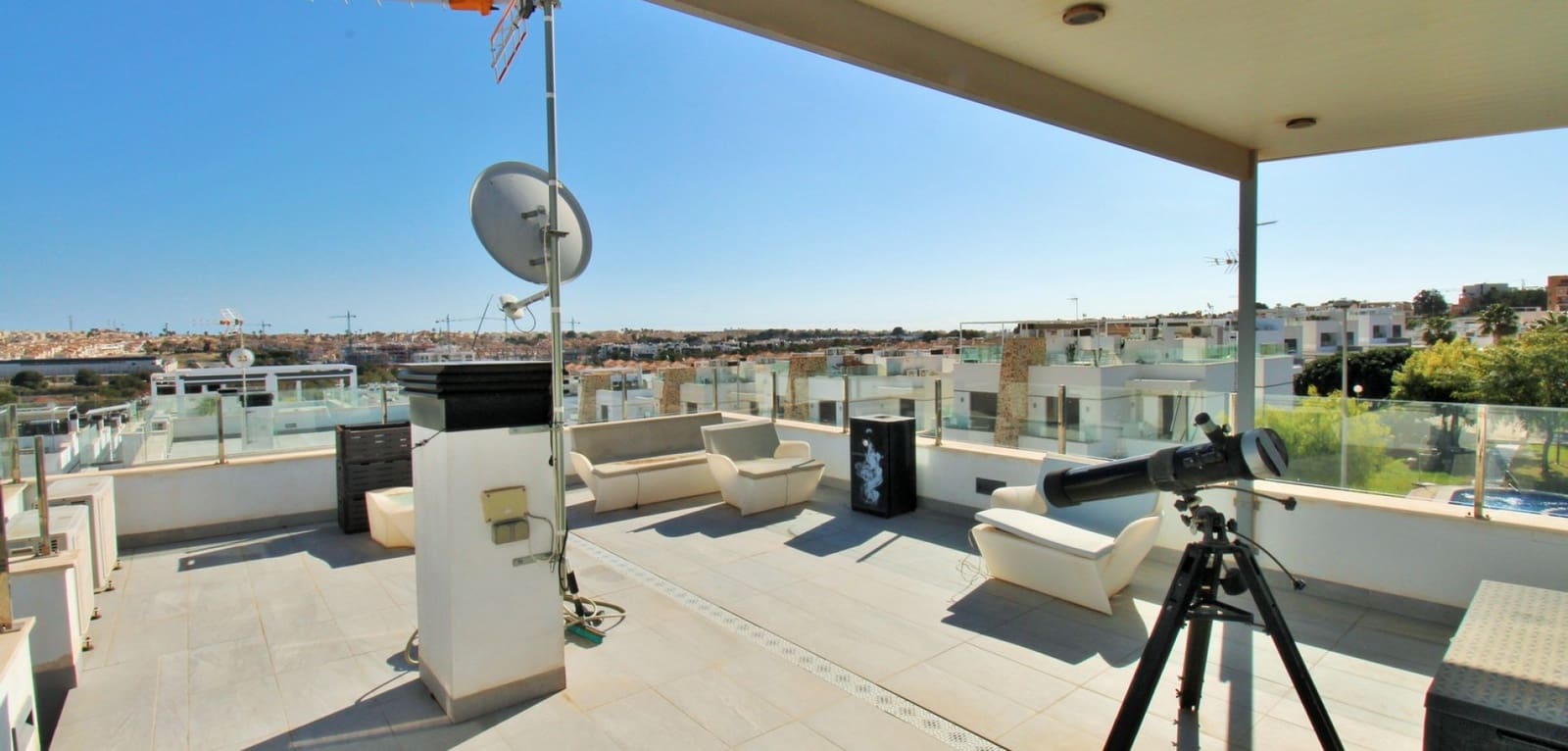 3 bedroom Villa for sale in Villamartin with pool - € 405,000 (Ref: 9021419)