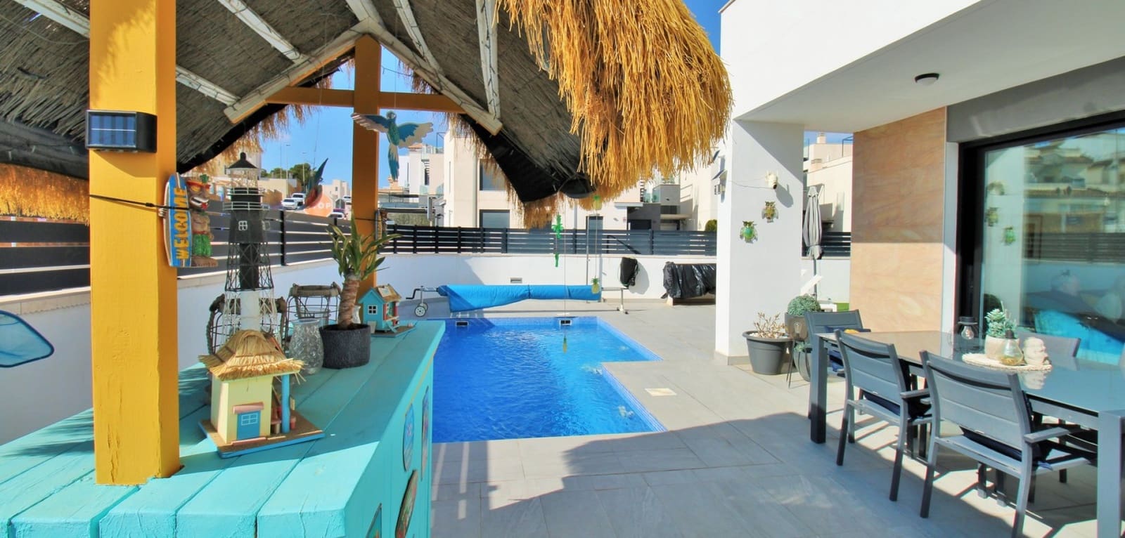 3 bedroom Villa for sale in Villamartin with pool - € 405,000 (Ref: 9021419)