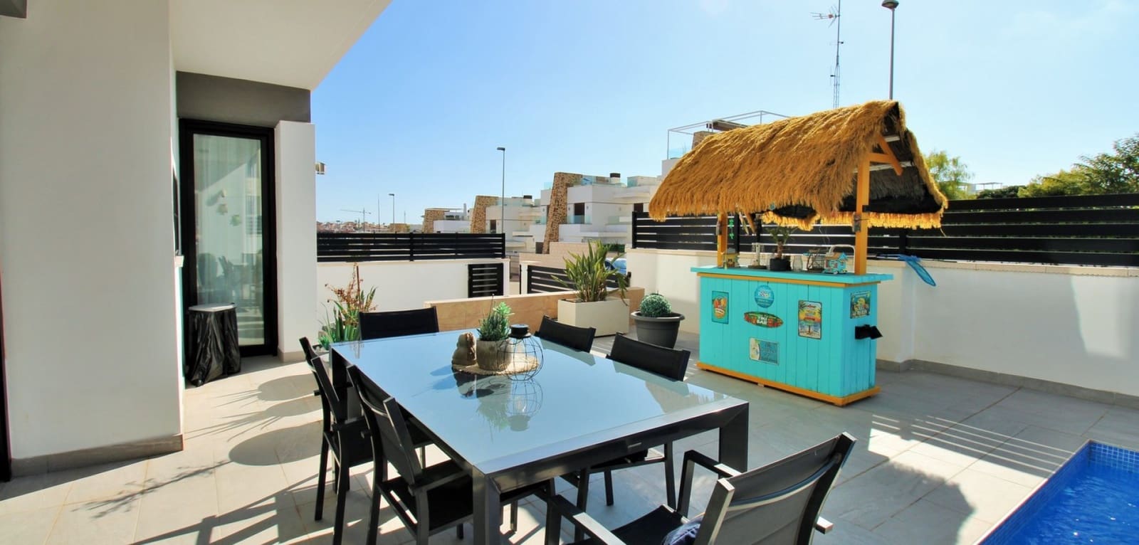 3 bedroom Villa for sale in Villamartin with pool - € 405,000 (Ref: 9021419)