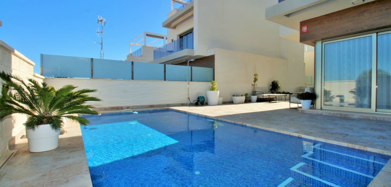 3 bedroom Villa for sale in Villamartin with pool - € 448,000 (Ref: 9021420)