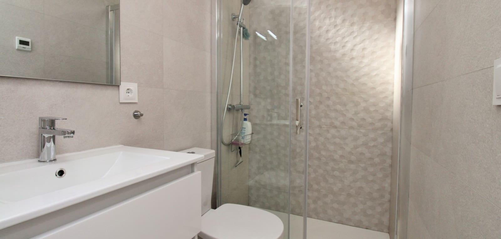 3 bedroom Villa for sale in Villamartin with pool - € 448,000 (Ref: 9021420)