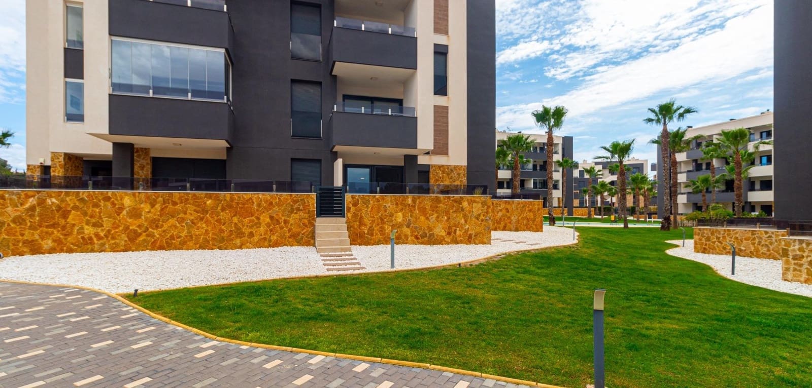 2 soveværelse Lejlighed til salg i La Florida med swimmingpool - € 269.000 (Ref: 9024225)