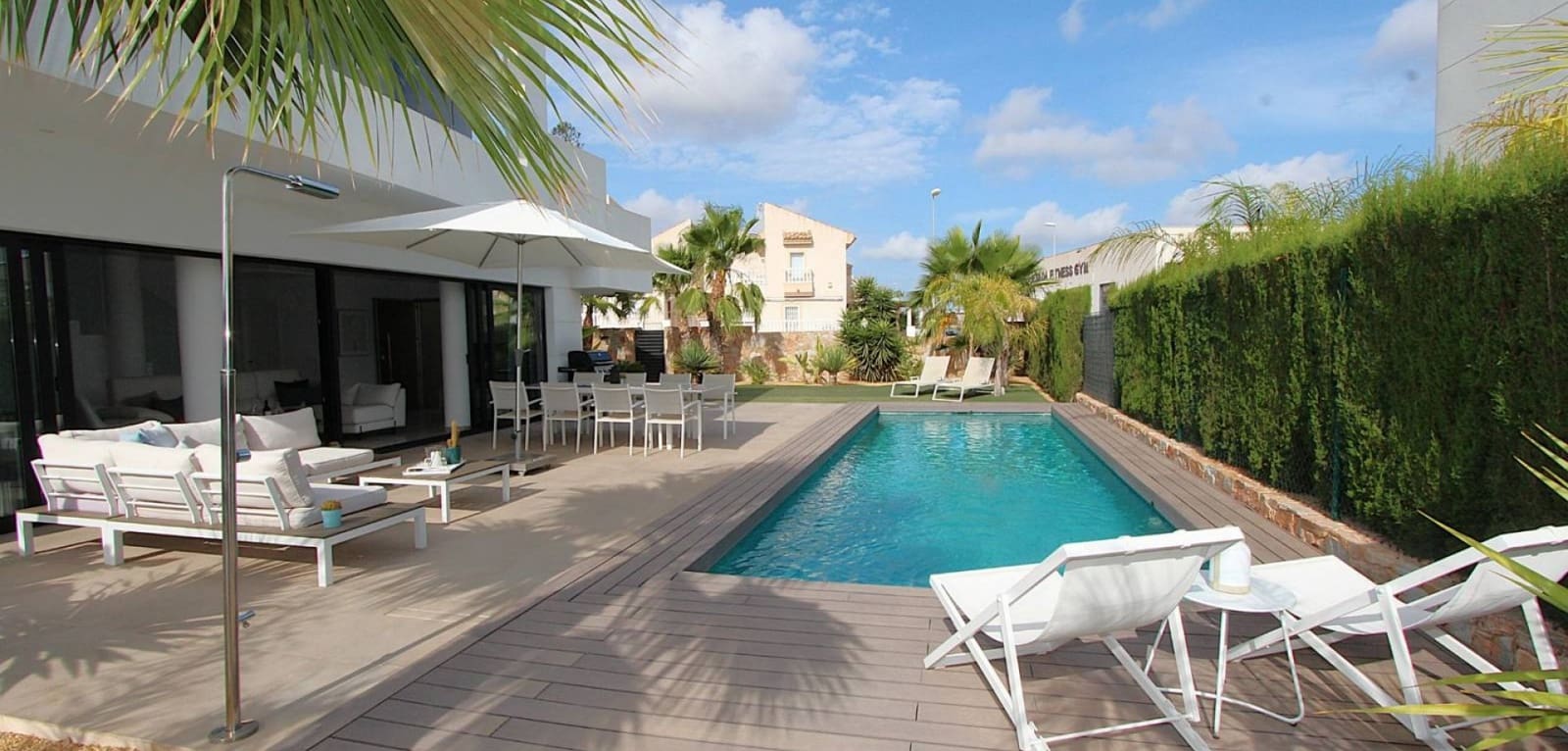 3 makuuhuone Huvila myytävänä paikassa Ciudad Quesada mukana uima-altaan - 750 000 € (Ref: 9024897)