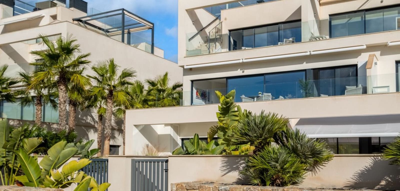 2 bedroom Apartment for sale in Orihuela Costa with pool - € 369,000 (Ref: 9024899)