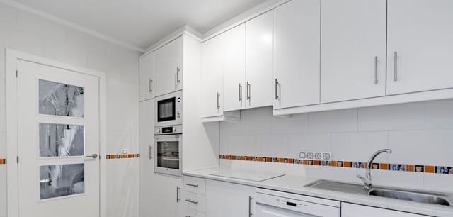 3 sypialnia Dom na sprzedaż w Los Balcones - Los Altos, Torrevieja z basenem - 315 000 € (Ref: 9028429)