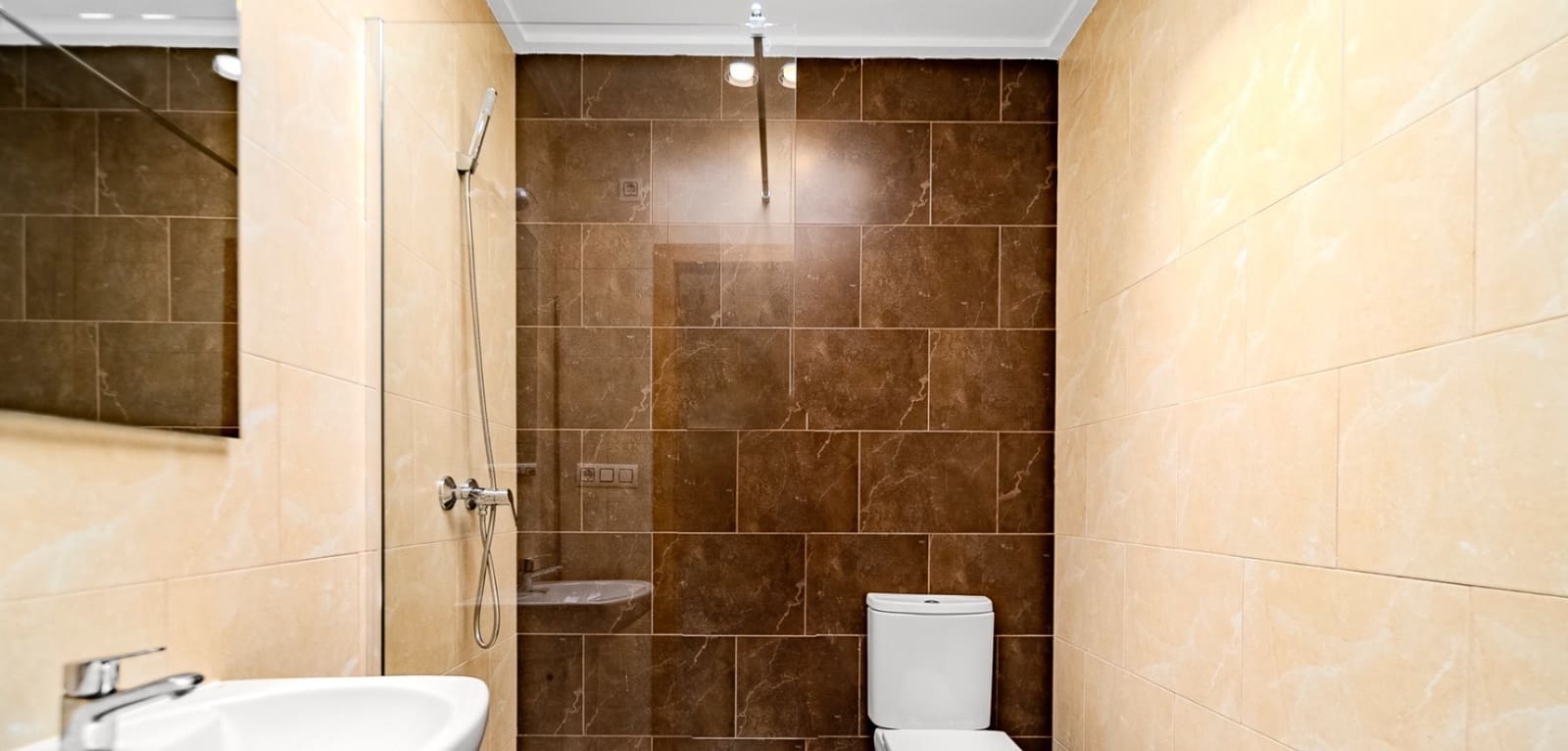 3 soverom Hus til salgs i Torrevieja med svømmebasseng - € 315 000 (Ref: 9028429)