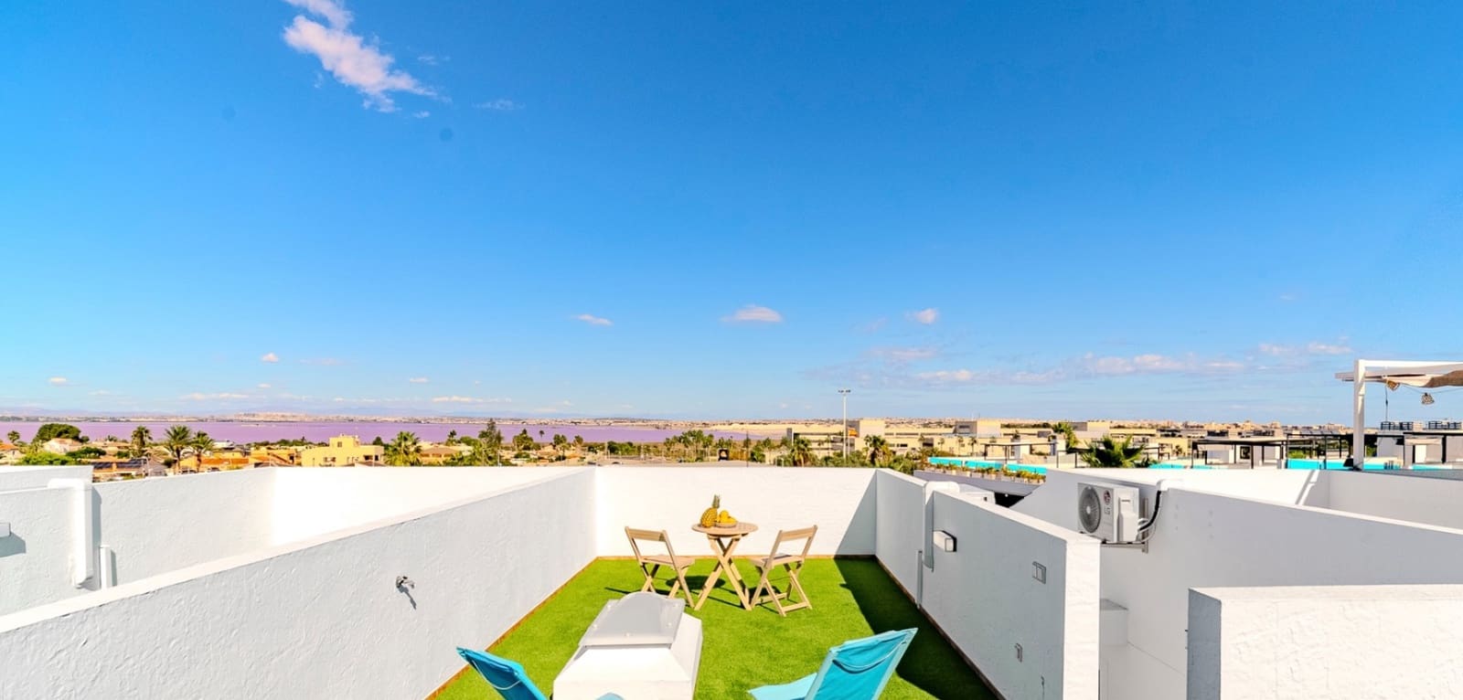 3 soverom Hus til salgs i Torrevieja med svømmebasseng - € 315 000 (Ref: 9028429)