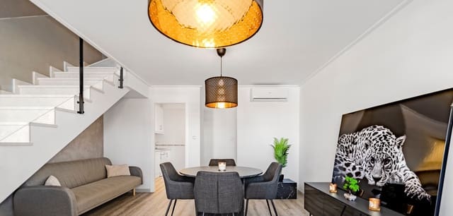 3 sypialnia Dom na sprzedaż w Los Balcones - Los Altos, Torrevieja z basenem - 315 000 € (Ref: 9028429)