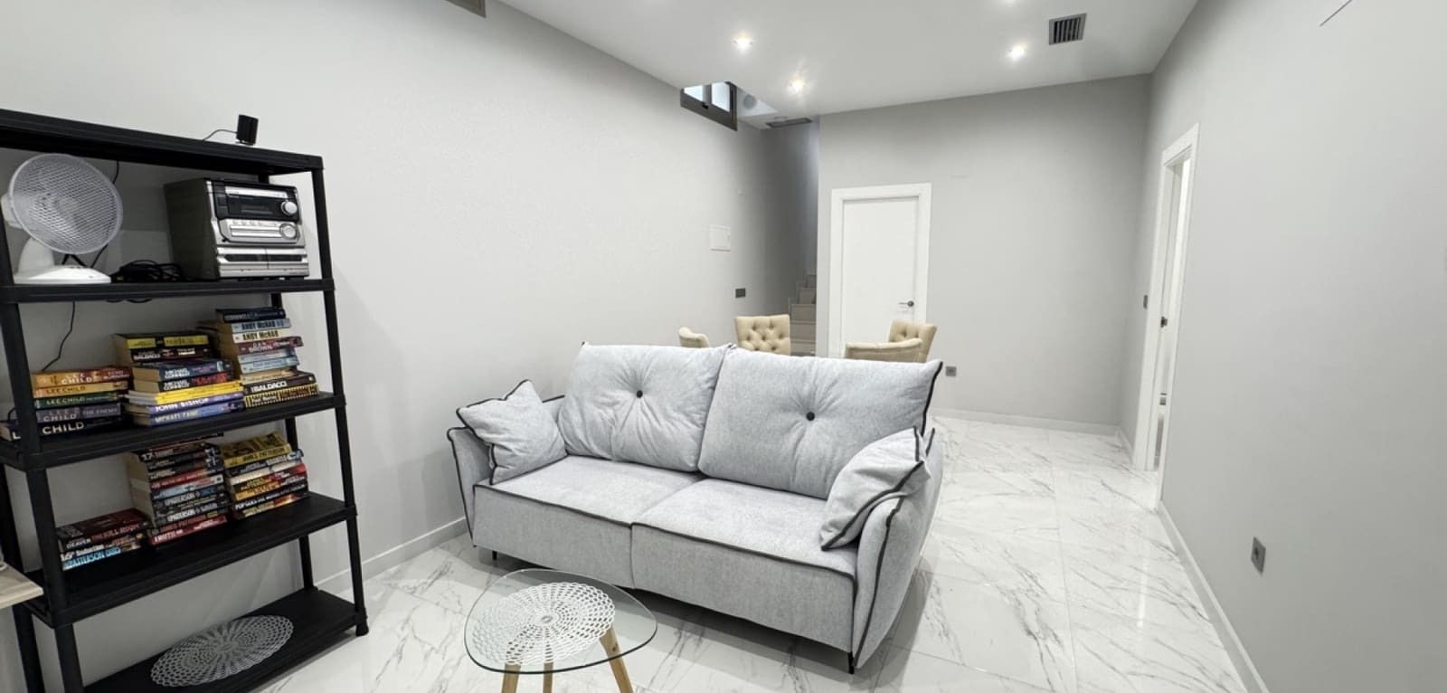 4 bedroom Villa for sale in Villamartin with pool - € 450,000 (Ref: 9041605)