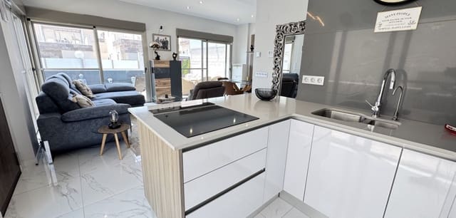 4 bedroom Villa for sale in Villamartin, Orihuela with pool - € 450,000 (Ref: 9041605)