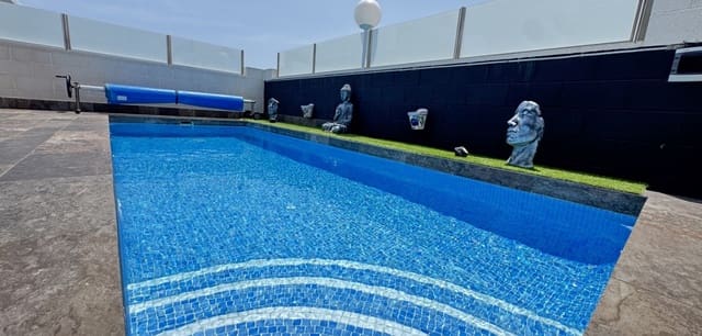 4 bedroom Villa for sale in Villamartin, Orihuela with pool - € 450,000 (Ref: 9041605)