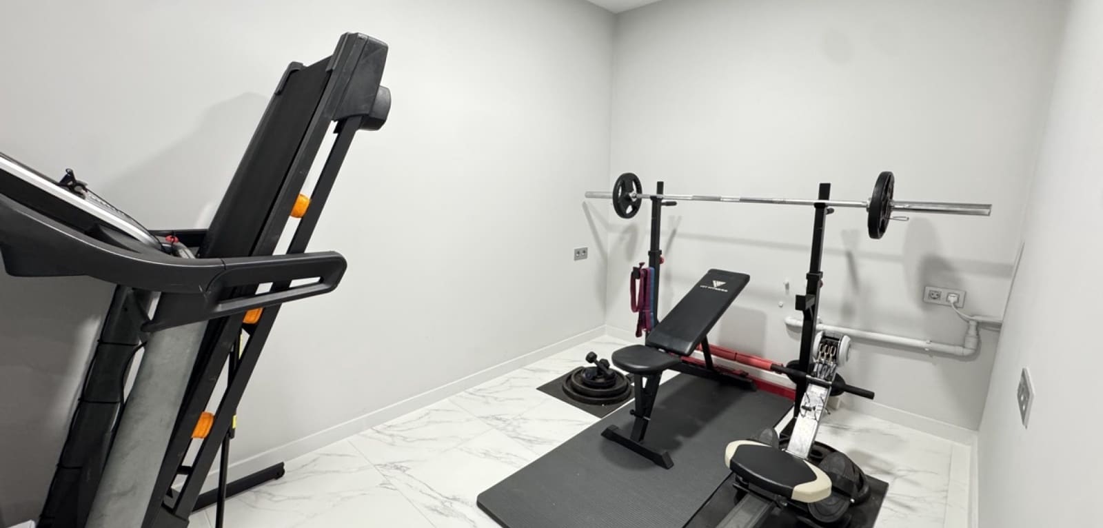 4 bedroom Villa for sale in Villamartin with pool - € 450,000 (Ref: 9041605)