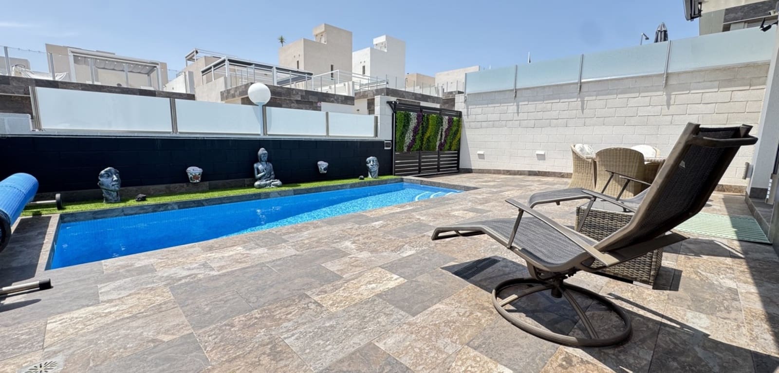 4 bedroom Villa for sale in Villamartin with pool - € 450,000 (Ref: 9041605)