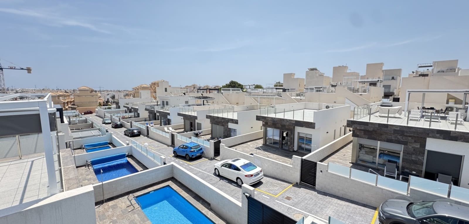 4 bedroom Villa for sale in Villamartin with pool - € 450,000 (Ref: 9041605)