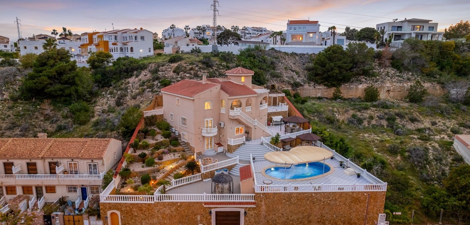 7 Zimmer Villa zu verkaufen in Ciudad Quesada mit Pool - 750.000 € (Ref: 9043819)