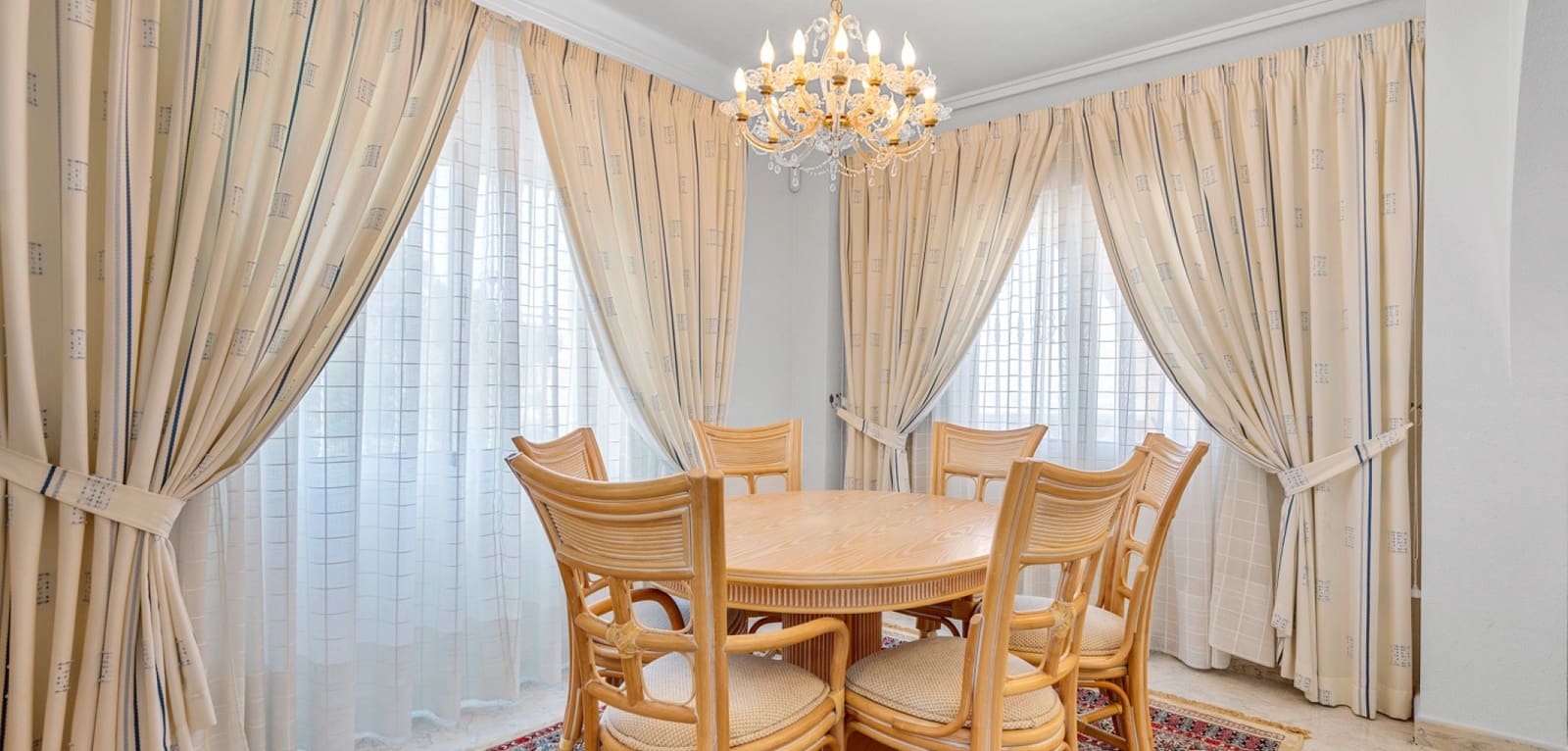 7 Zimmer Villa zu verkaufen in Ciudad Quesada mit Pool - 750.000 € (Ref: 9043819)