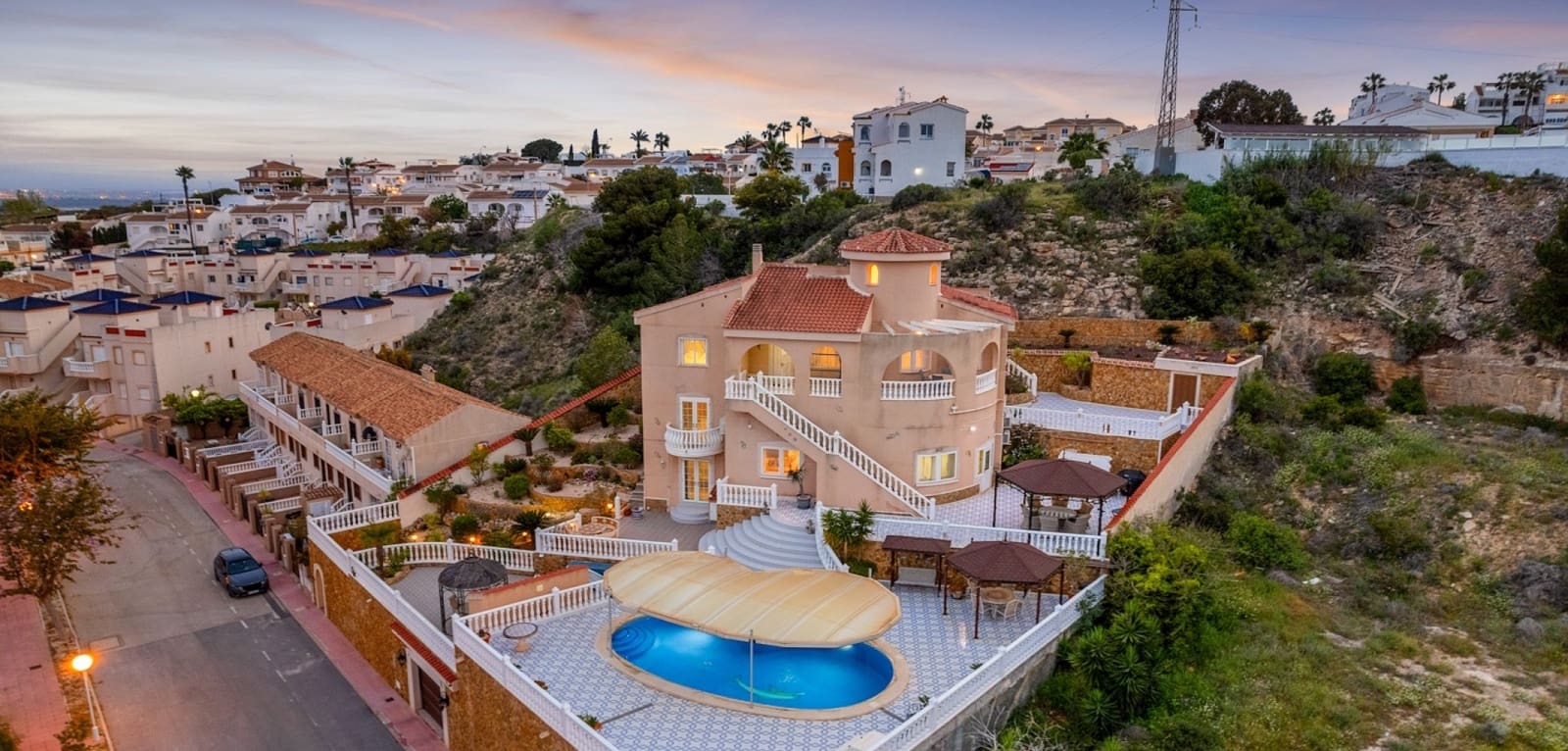 7 Zimmer Villa zu verkaufen in Ciudad Quesada mit Pool - 750.000 € (Ref: 9043819)