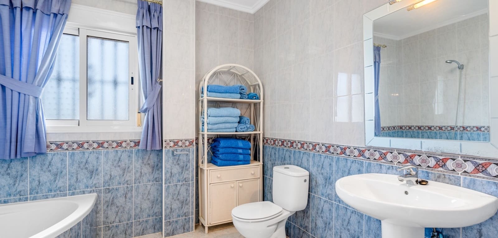 7 Zimmer Villa zu verkaufen in Ciudad Quesada mit Pool - 750.000 € (Ref: 9043819)