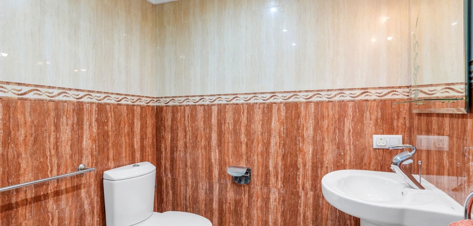 7 Zimmer Villa zu verkaufen in Ciudad Quesada mit Pool - 750.000 € (Ref: 9043819)