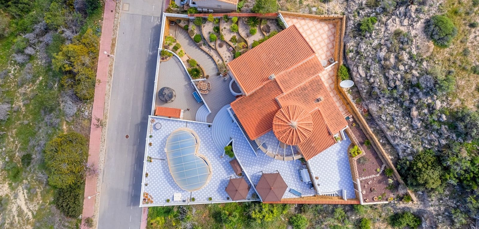 7 Zimmer Villa zu verkaufen in Ciudad Quesada mit Pool - 750.000 € (Ref: 9043819)