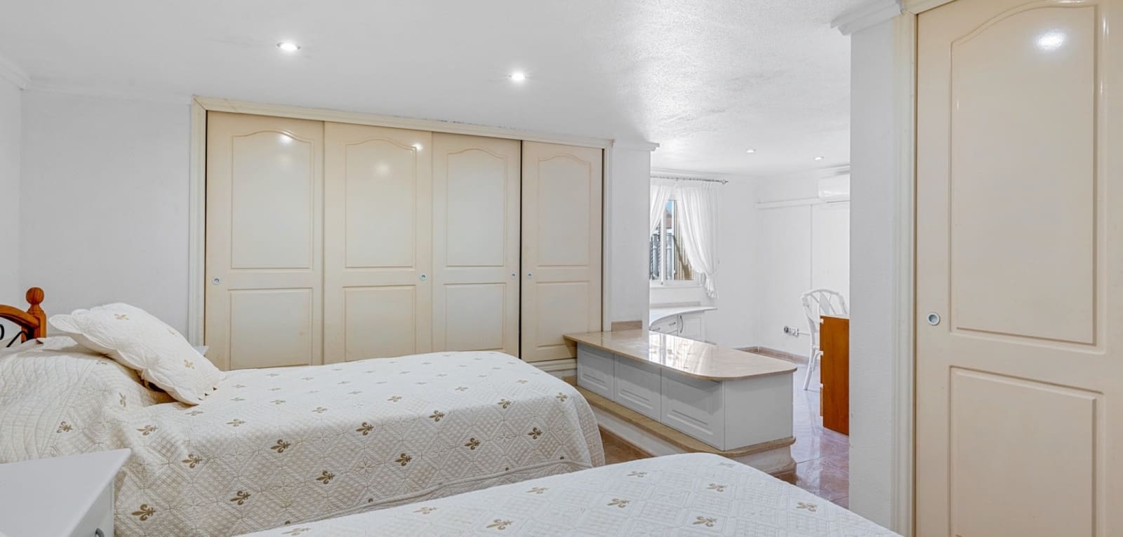 7 Zimmer Villa zu verkaufen in Ciudad Quesada mit Pool - 750.000 € (Ref: 9043819)