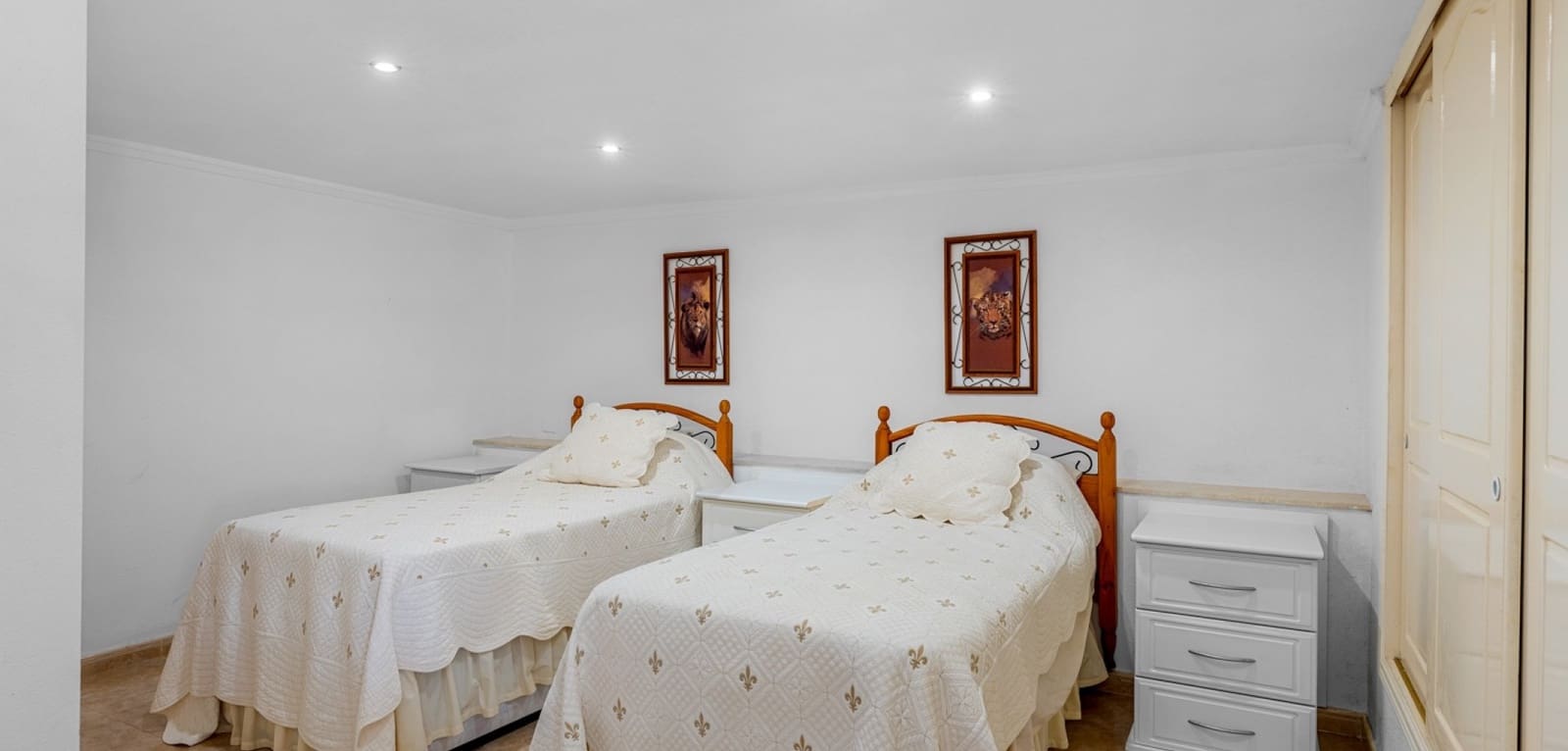 7 Zimmer Villa zu verkaufen in Ciudad Quesada mit Pool - 750.000 € (Ref: 9043819)